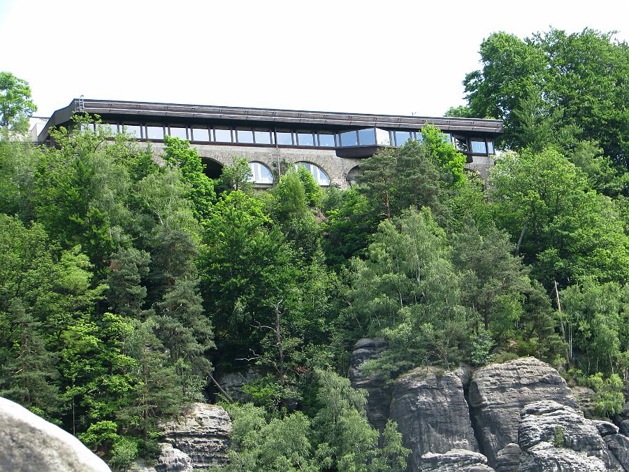 Juni 2010 179a.jpg - Ein Stück Basteihotel.